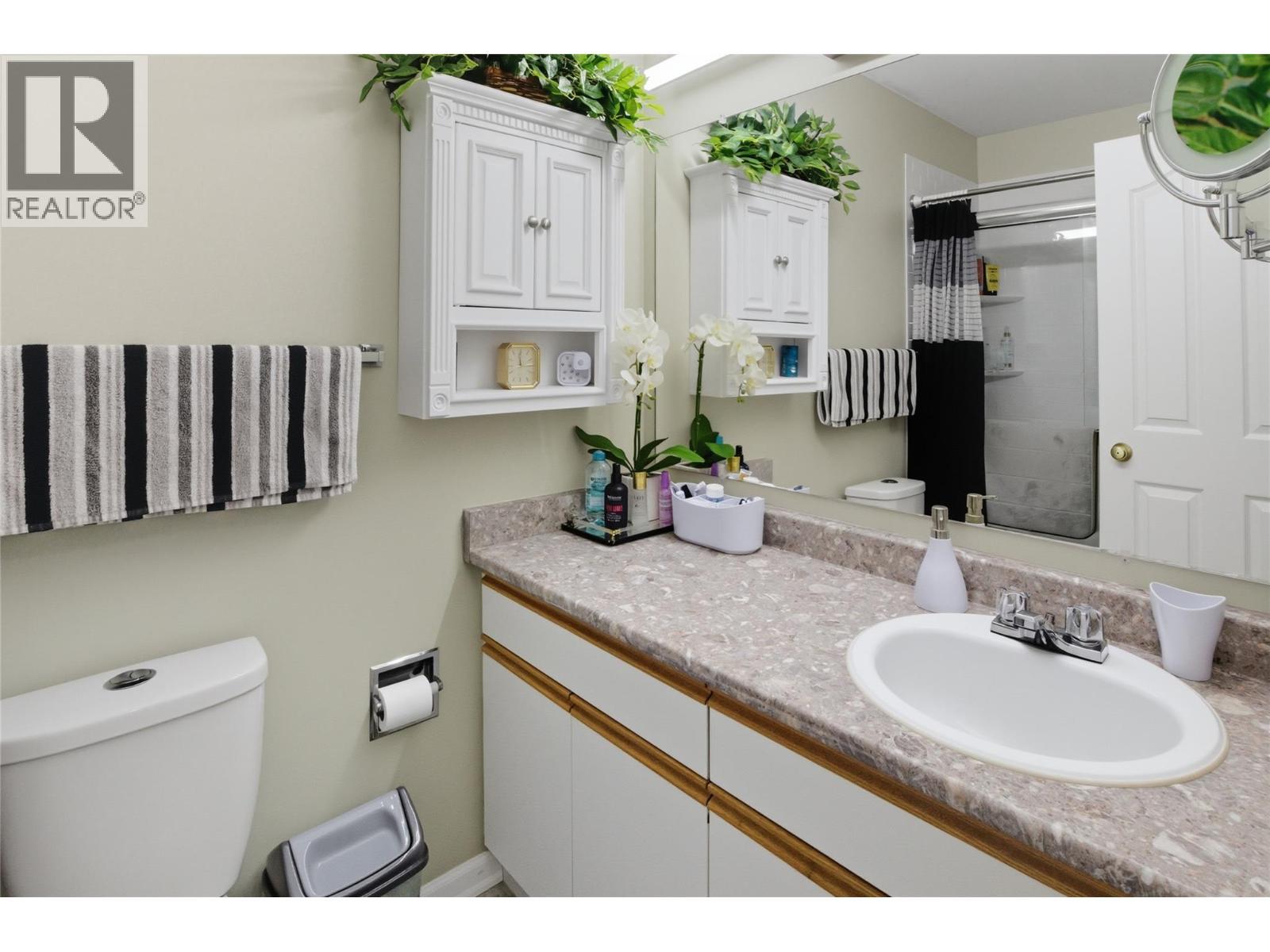 1195 14Th Street Unit# 18, Kamloops, BC - Indoor Photo Showing Bathroom