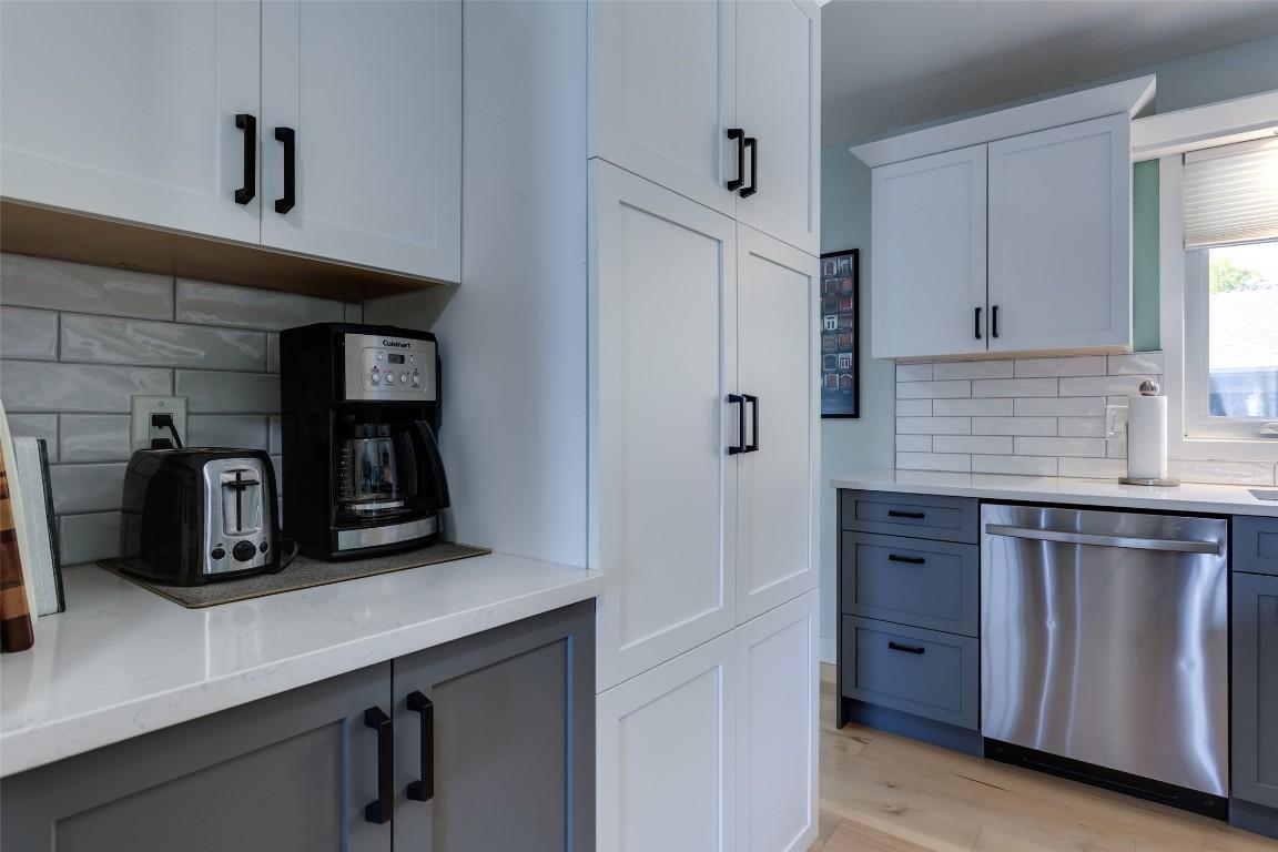 104-5970 Princess Street, Peachland, BC - Indoor Photo Showing Kitchen