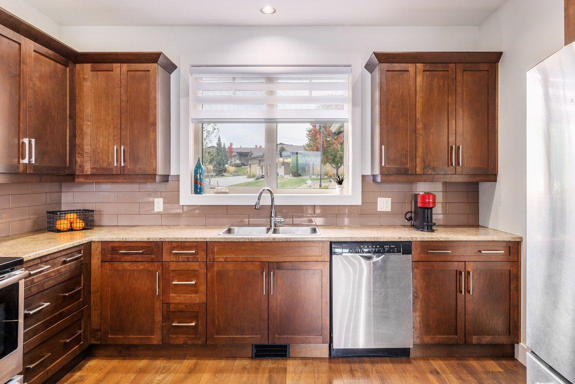 1858 Split Rail Place, Kelowna, BC - Indoor Photo Showing Kitchen With Double Sink
