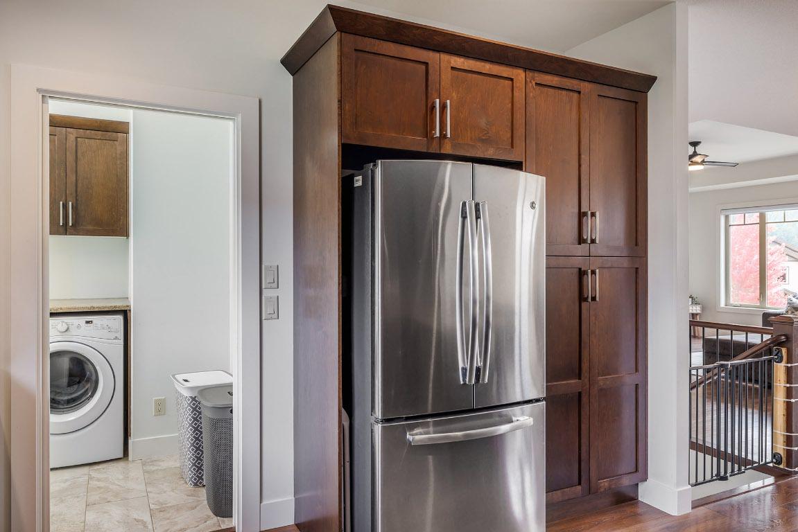 1858 Split Rail Place, Kelowna, BC - Indoor Photo Showing Laundry Room