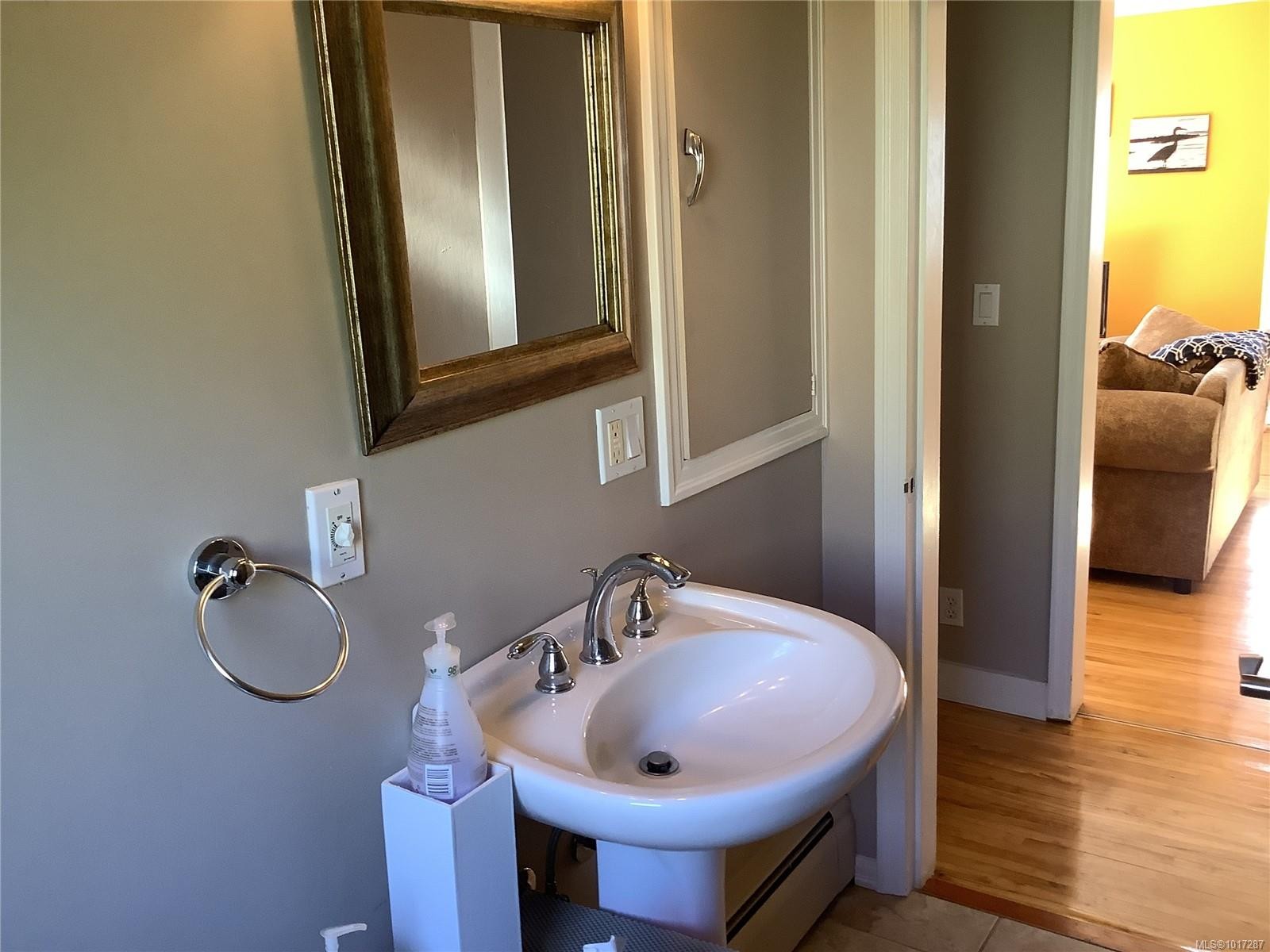 110 10Th Ave, Sointula, BC