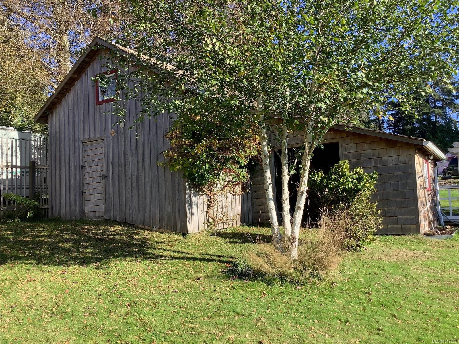 110 10Th Ave, Sointula, BC