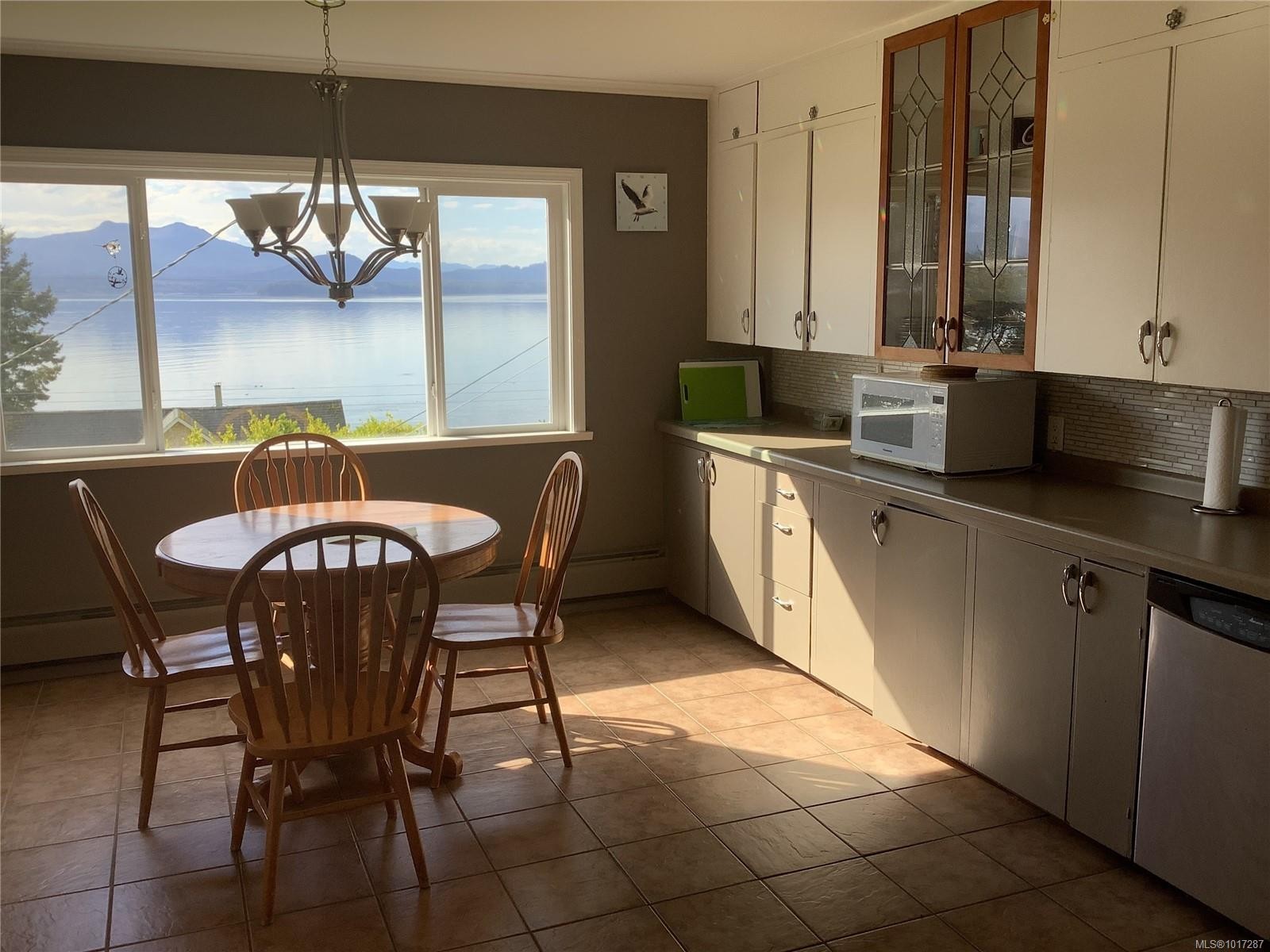 110 10Th Ave, Sointula, BC