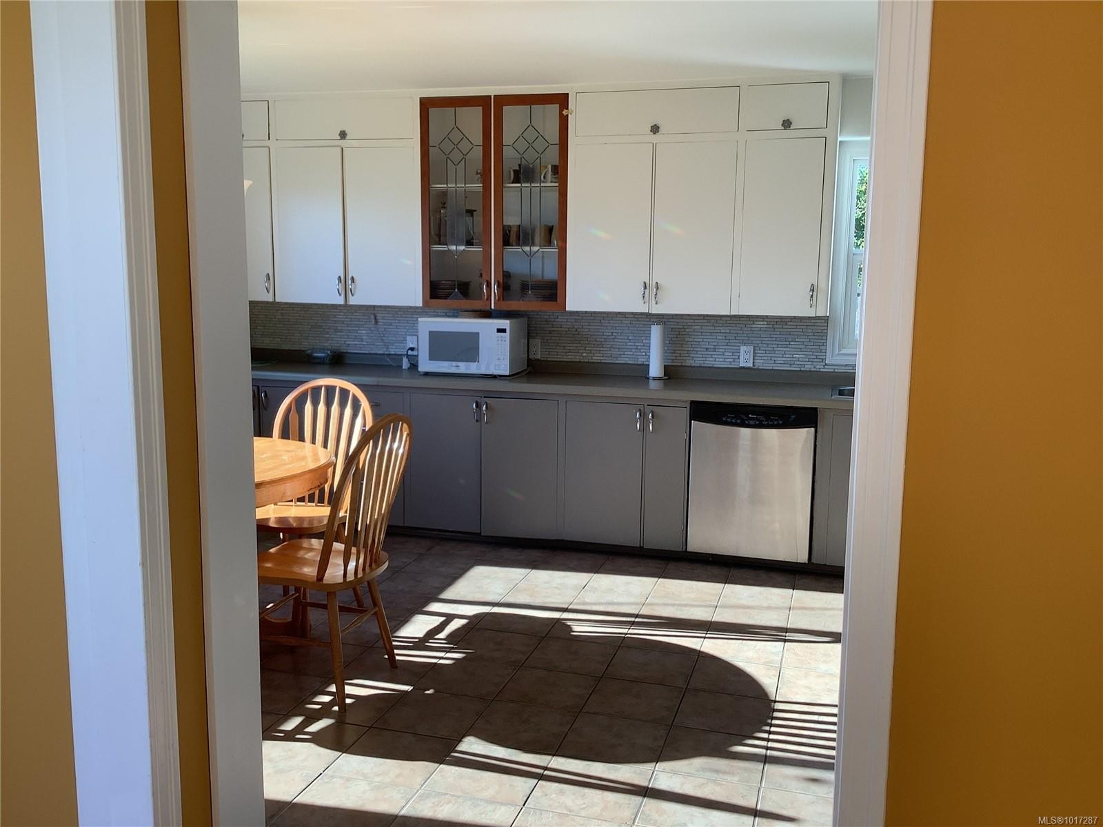 110 10Th Ave, Sointula, BC