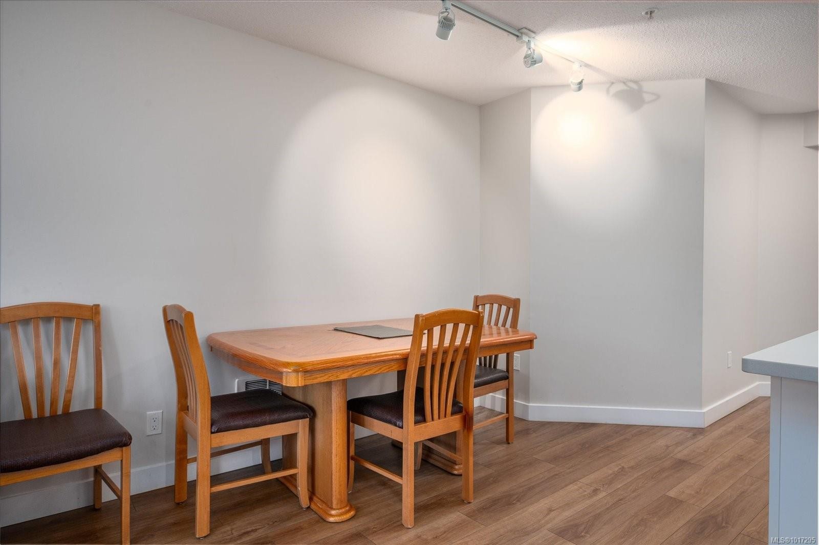 712-1600 Stroulger Rd, Nanoose Bay, BC - Indoor Photo Showing Dining Room