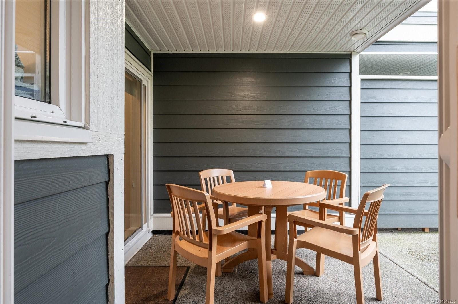 712-1600 Stroulger Rd, Nanoose Bay, BC - With Exterior