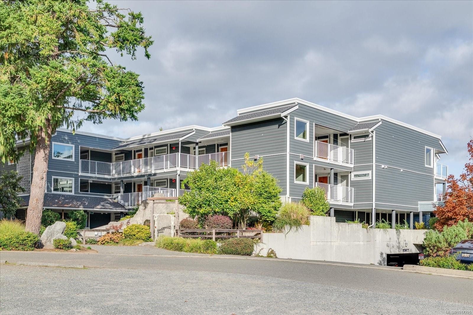 712-1600 Stroulger Rd, Nanoose Bay, BC - Outdoor With Facade