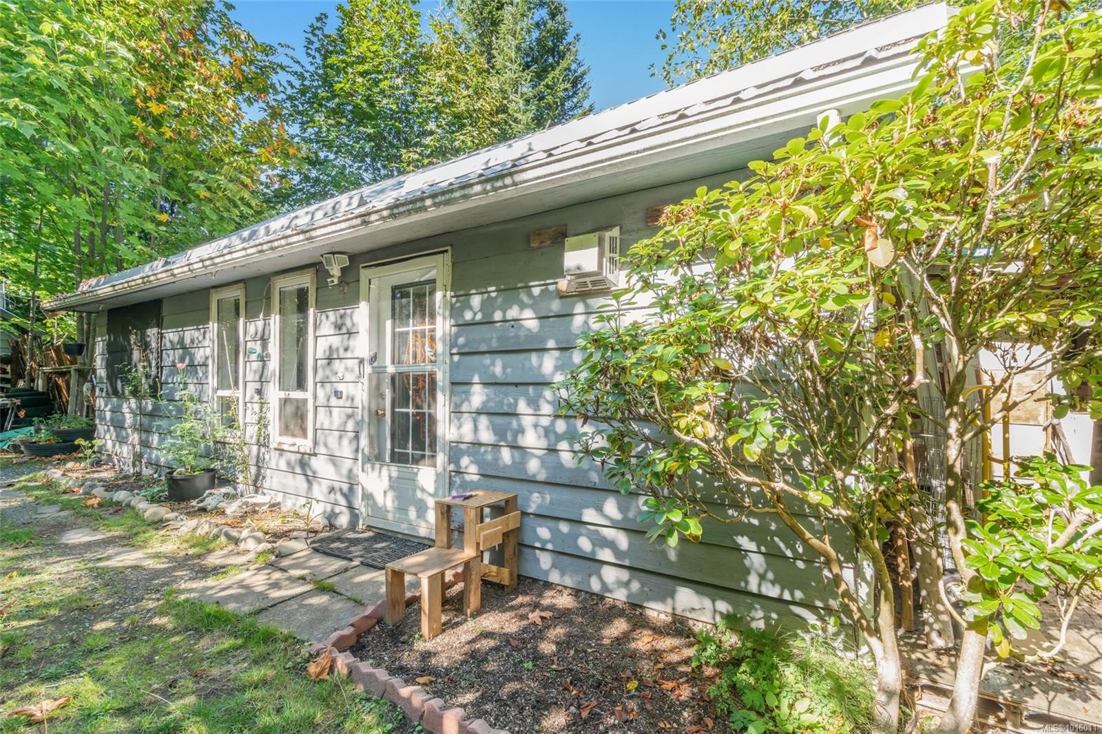 2560 Grafton Ave, Coombs, BC