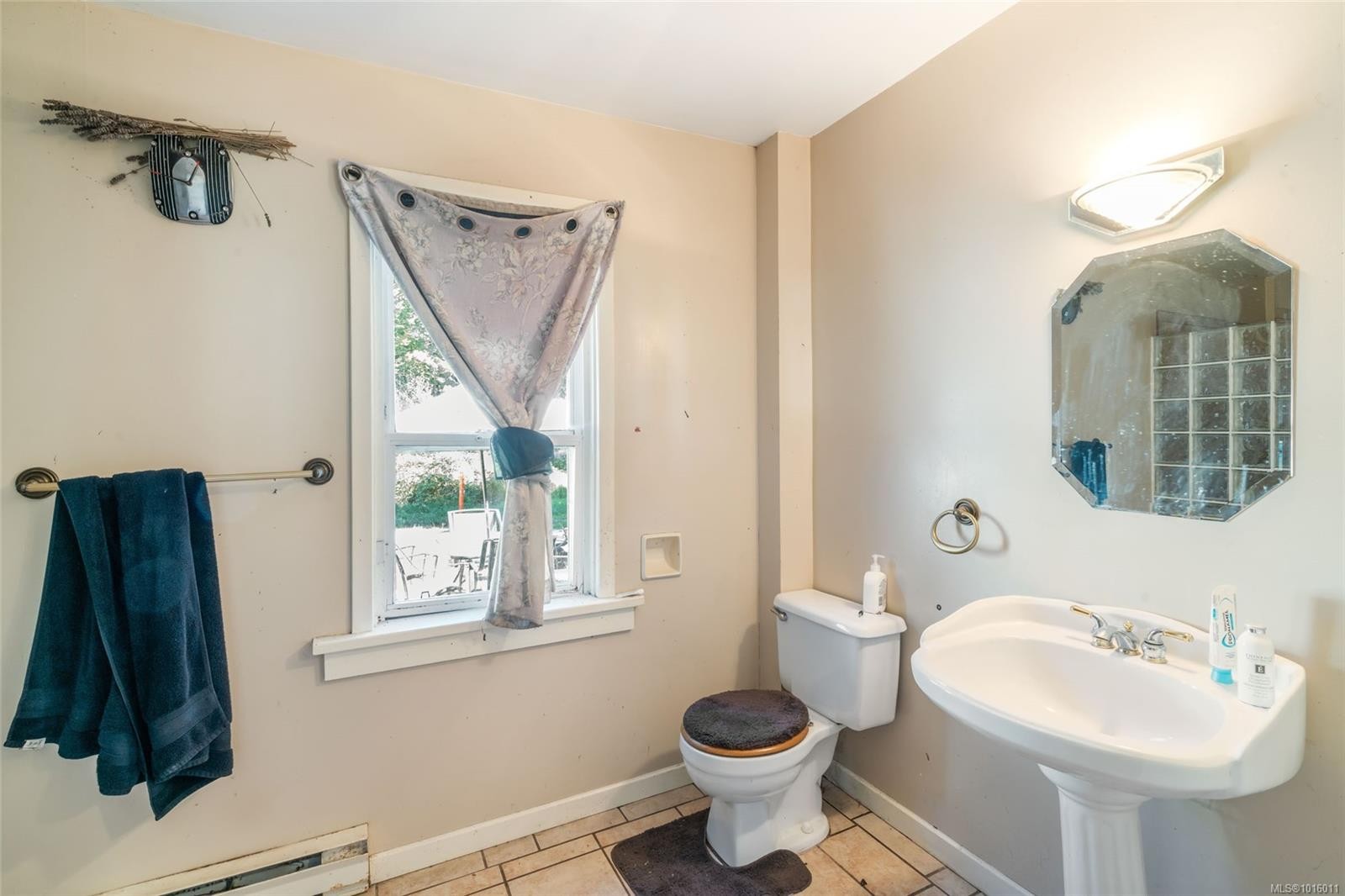 2560 Grafton Ave, Coombs, BC