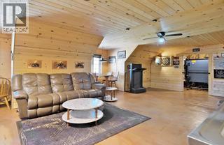 6240 Nursery Road, Grand Forks, BC - Indoor Photo Showing Living Room
