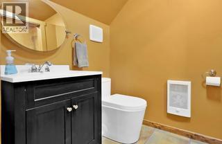 6240 Nursery Road, Grand Forks, BC - Indoor Photo Showing Bathroom