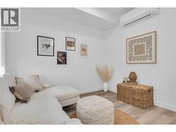 Living Photos are of a similar home; some features may vary -