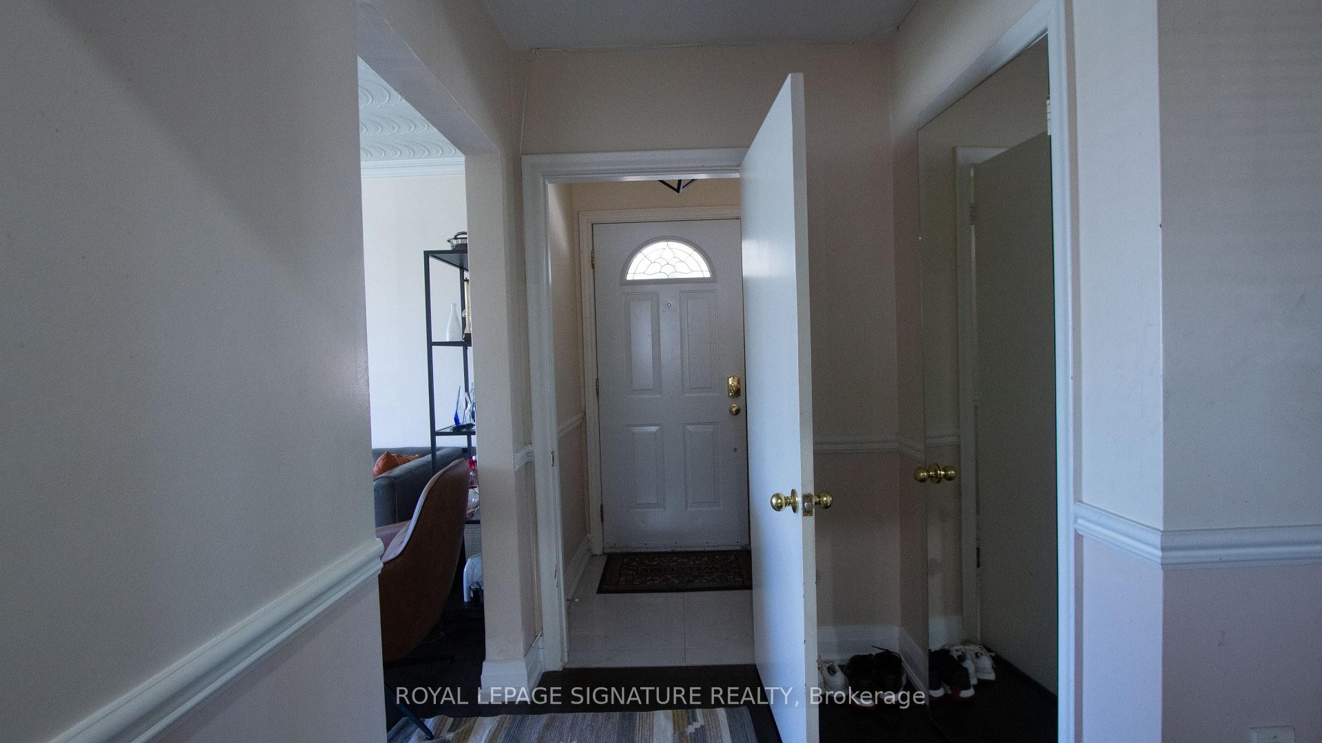 11 Blaydon Avenue, Toronto, ON - Indoor Photo Showing Other Room