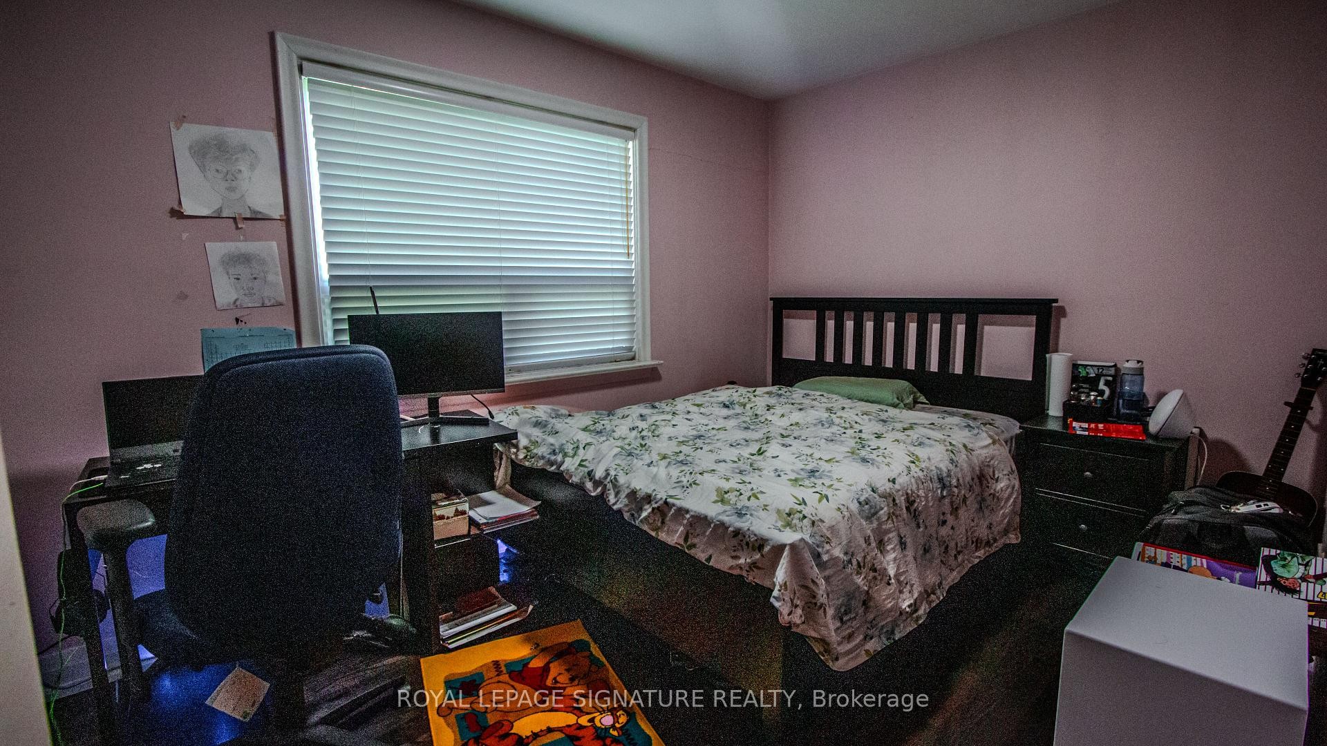 11 Blaydon Avenue, Toronto, ON - Indoor Photo Showing Bedroom