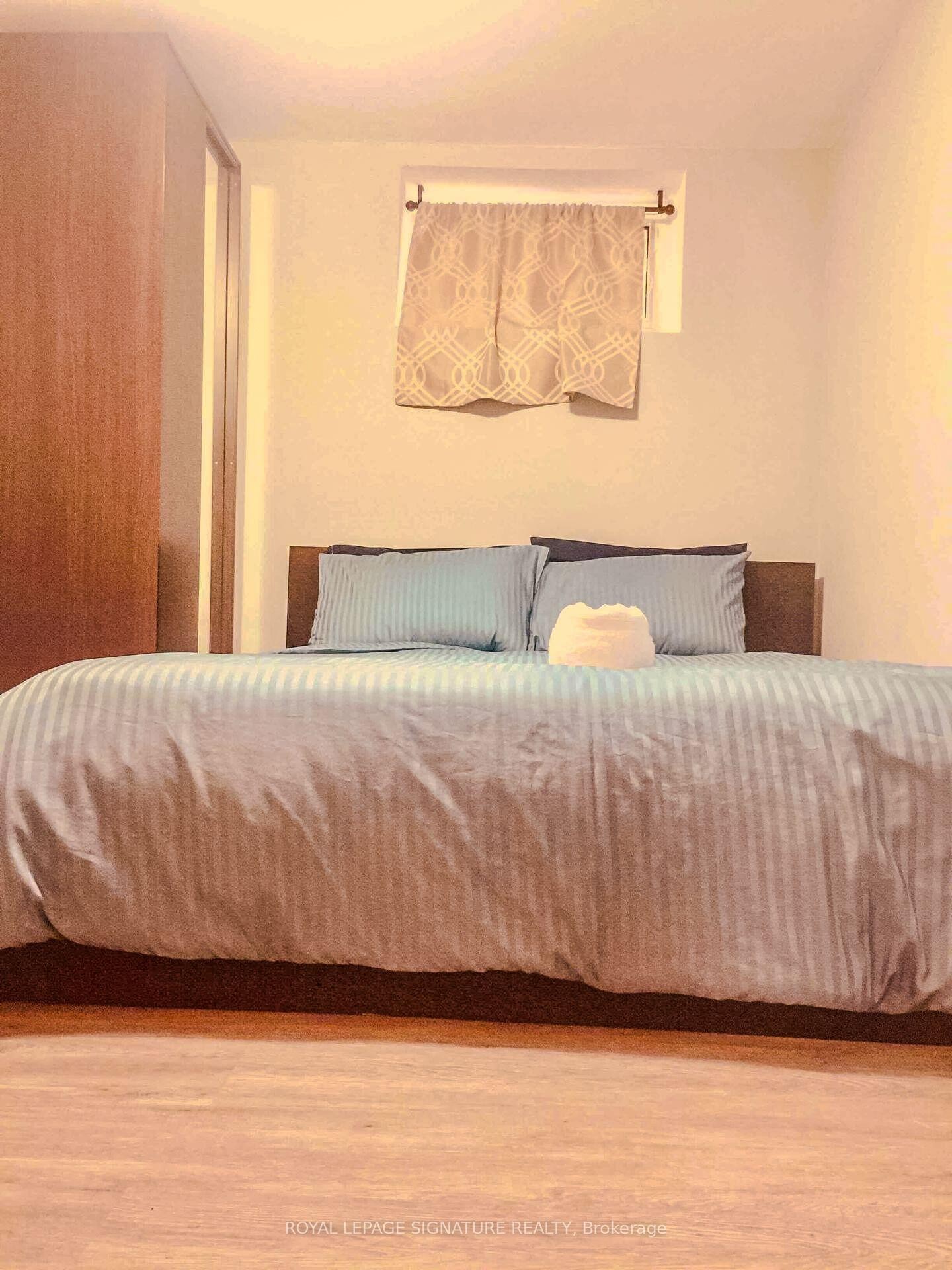 11 Blaydon Avenue, Toronto, ON - Indoor Photo Showing Bedroom