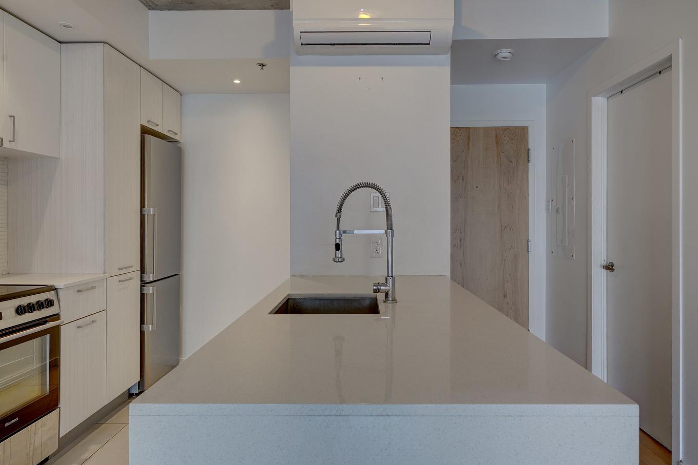 Kitchen - 1503-2117 Rue Tupper, Montréal (Ville-Marie), QC - Indoor Photo Showing Kitchen