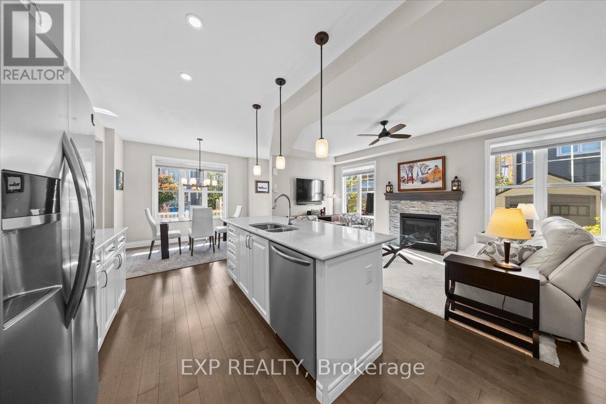 33 Solaris Drive, Ottawa, ON - Indoor Photo Showing Kitchen With Fireplace With Double Sink With Upgraded Kitchen
