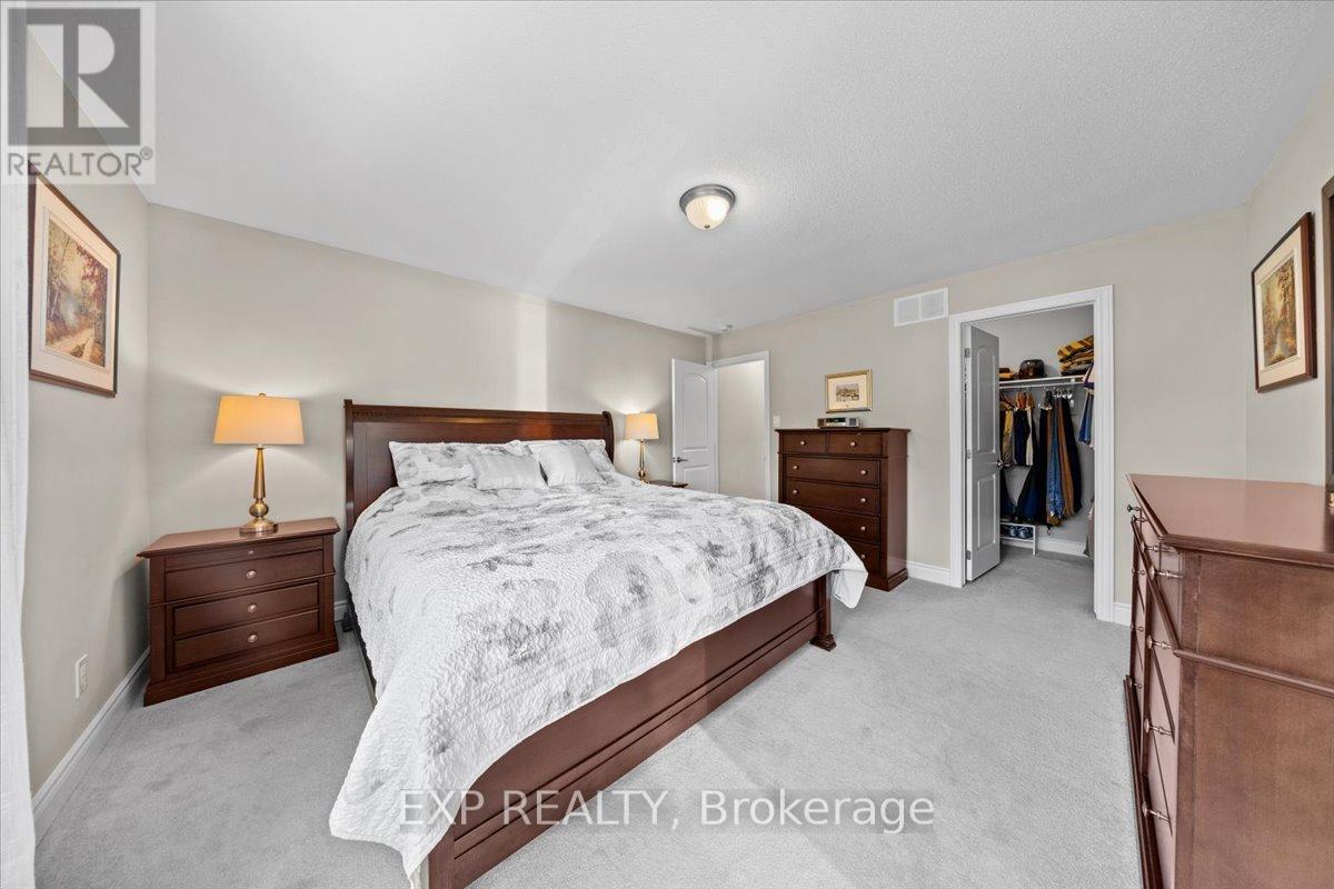 33 Solaris Drive, Ottawa, ON - Indoor Photo Showing Bedroom