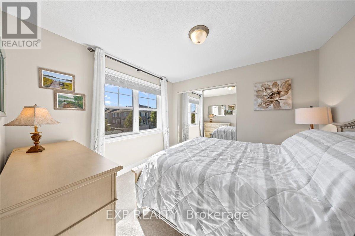 33 Solaris Drive, Ottawa, ON - Indoor Photo Showing Bedroom