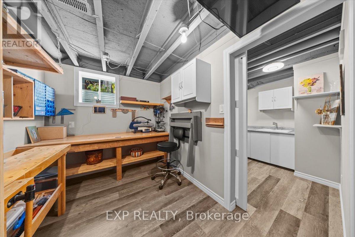 33 Solaris Drive, Ottawa, ON - Indoor