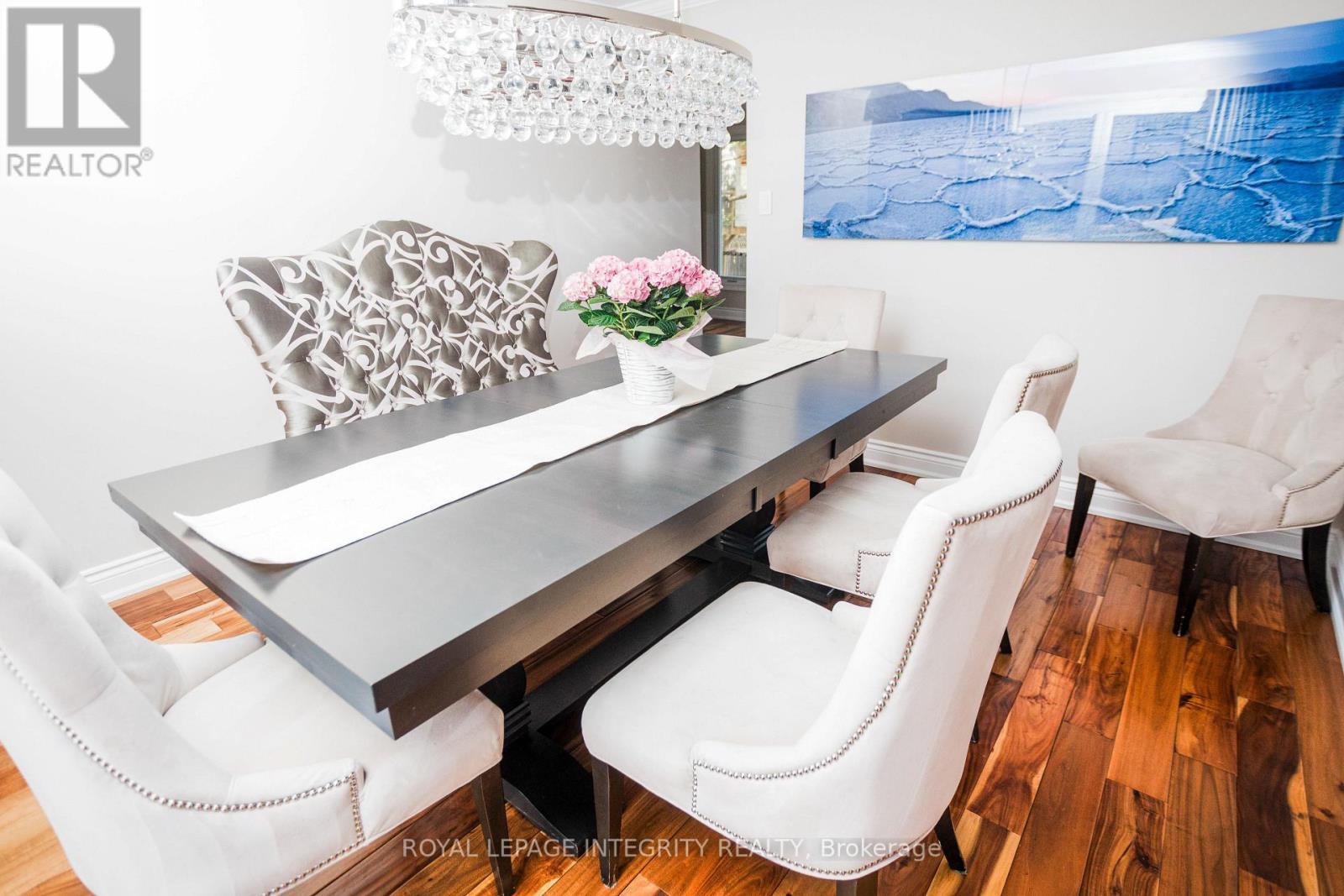 1055 Plante Drive, Ottawa, ON - Indoor Photo Showing Dining Room