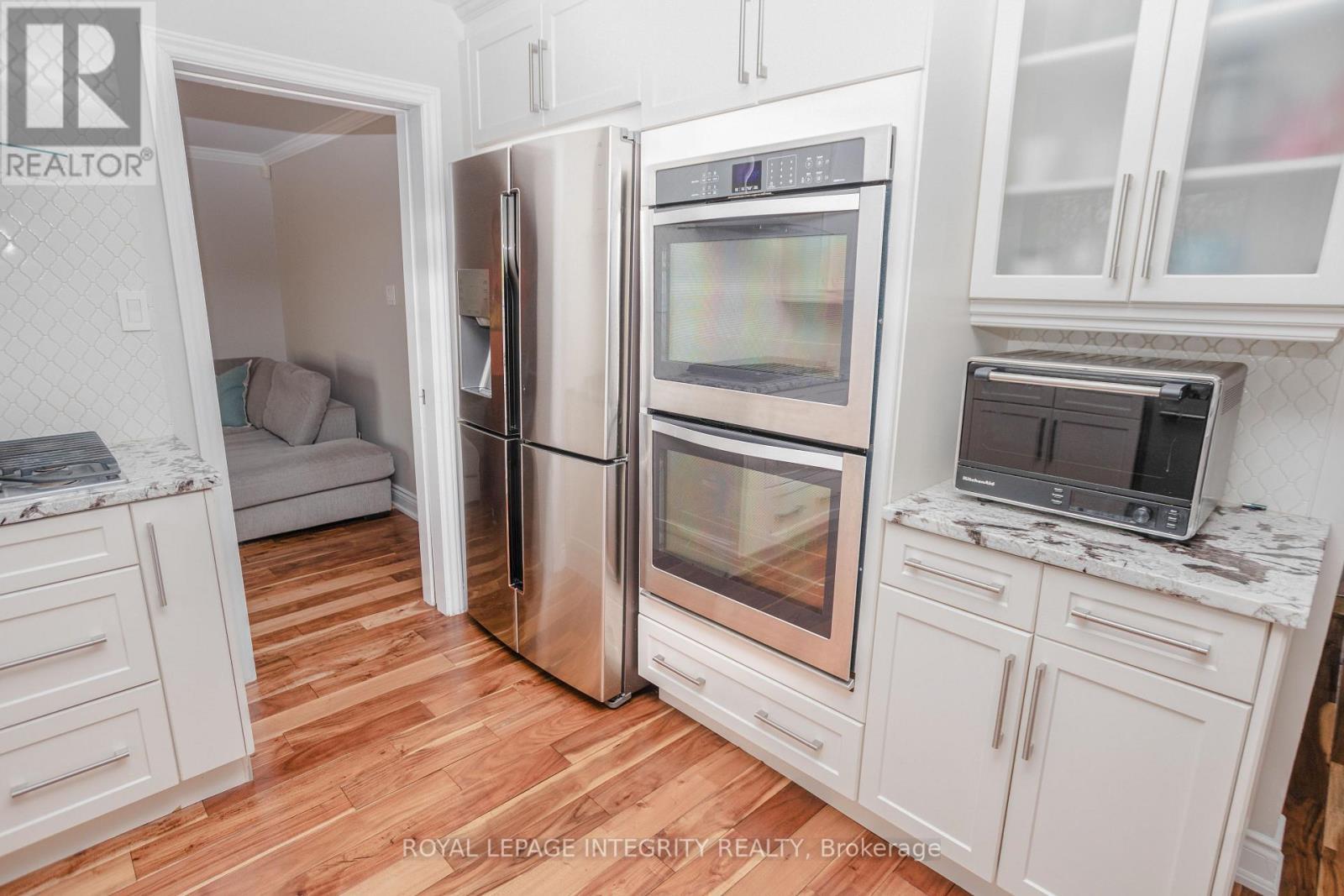 1055 Plante Drive, Ottawa, ON - Indoor Photo Showing Kitchen