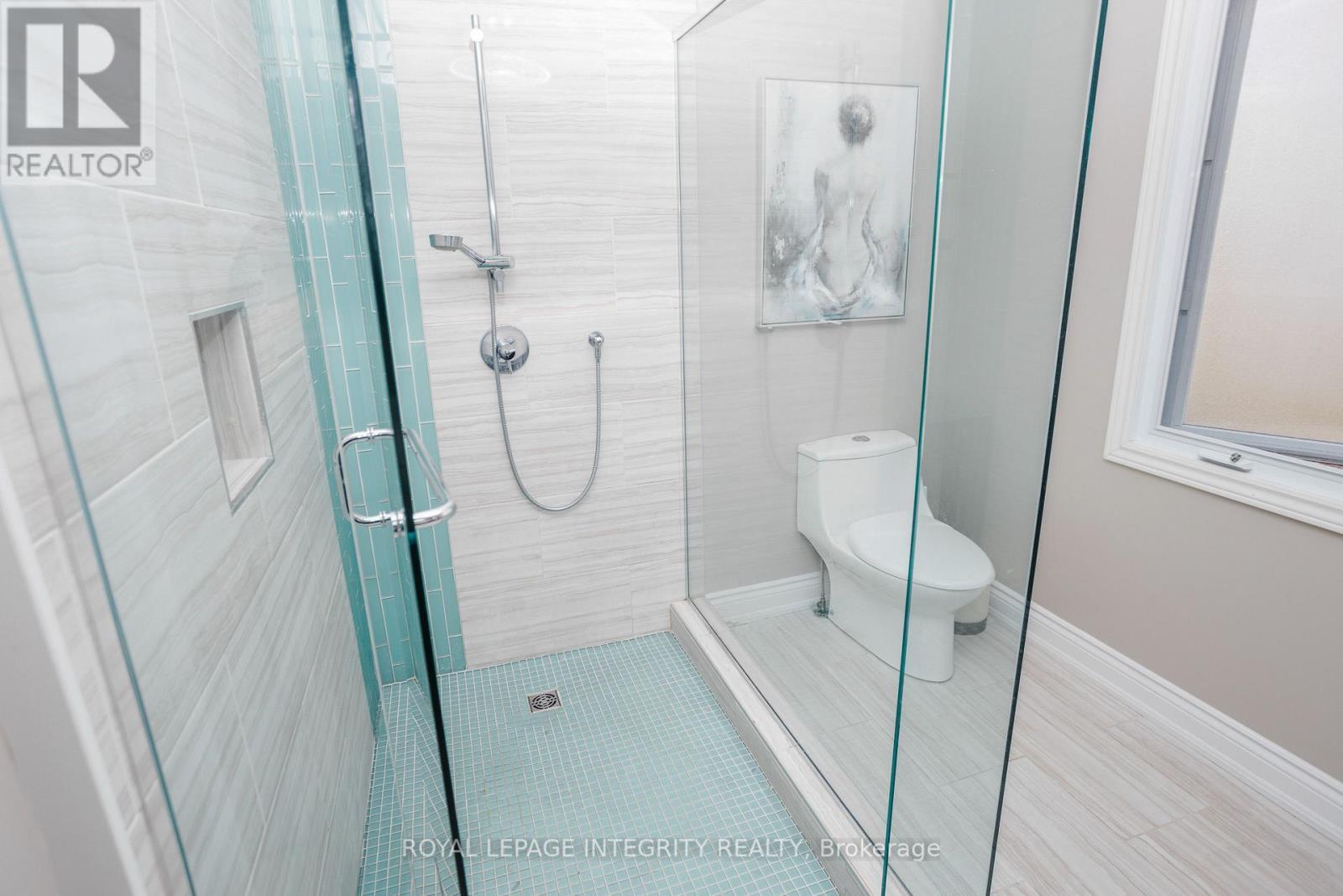 1055 Plante Drive, Ottawa, ON - Indoor Photo Showing Bathroom