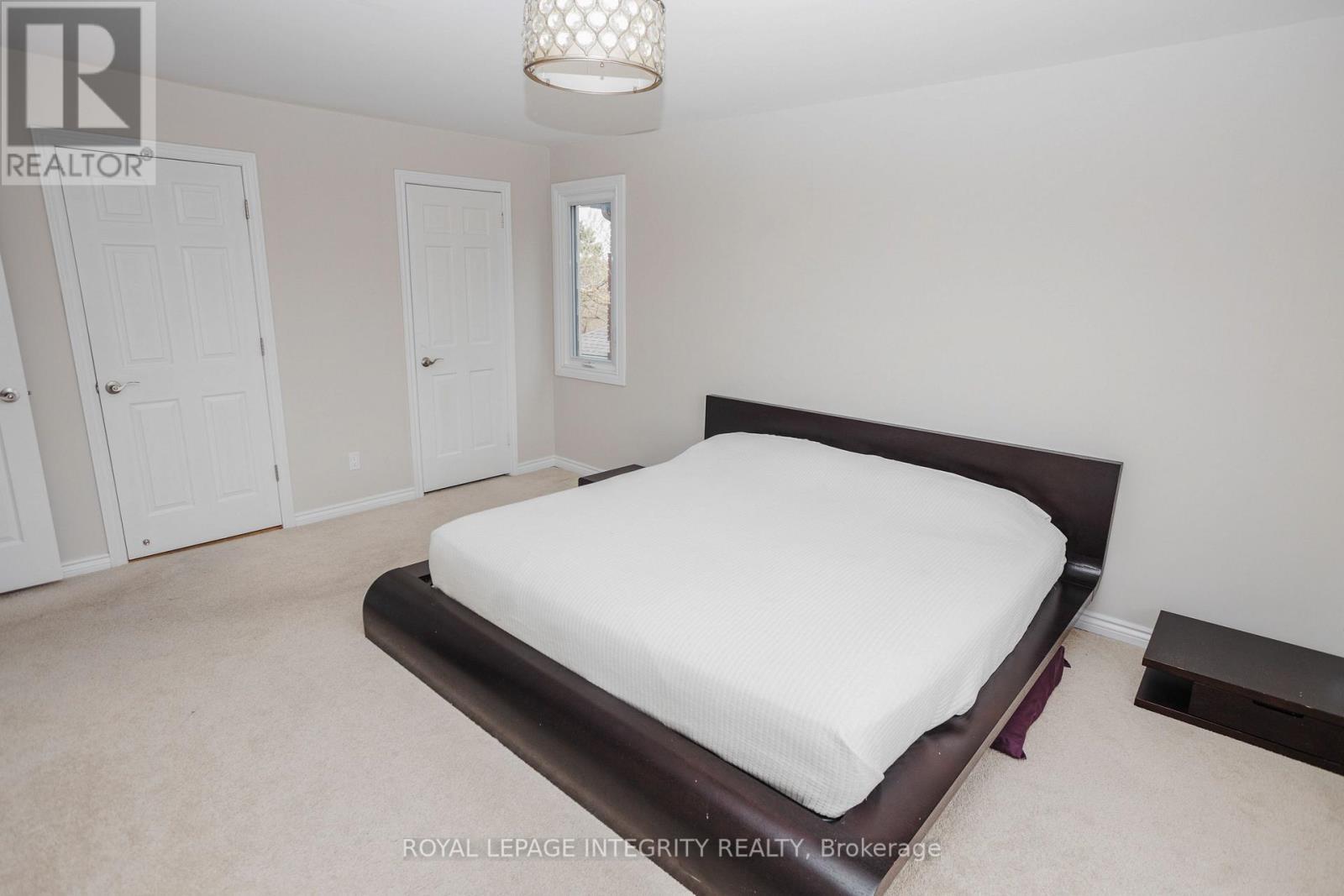 1055 Plante Drive, Ottawa, ON - Indoor Photo Showing Bedroom