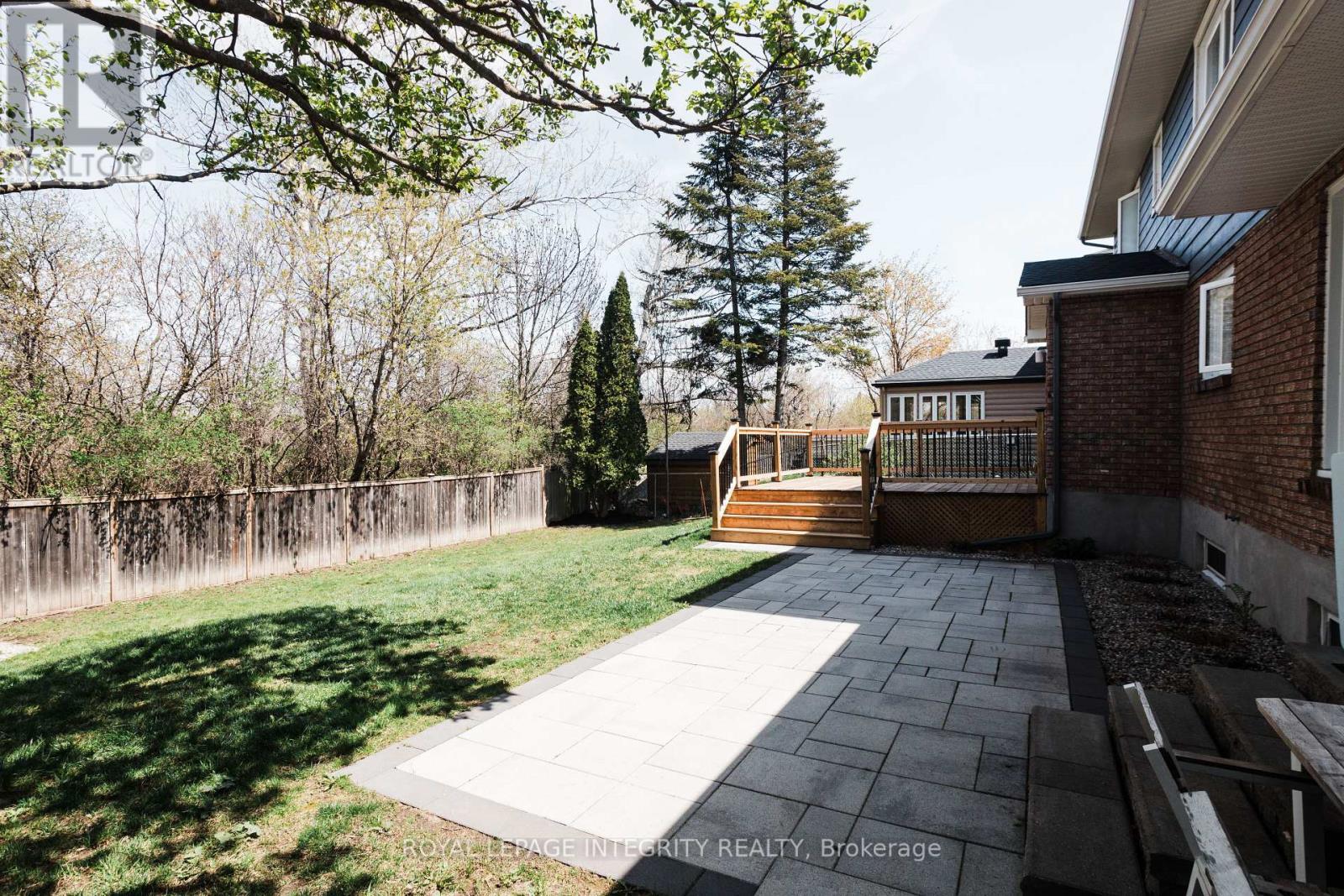 Picture taken before tenant. - 1055 Plante Drive, Ottawa, ON - Outdoor