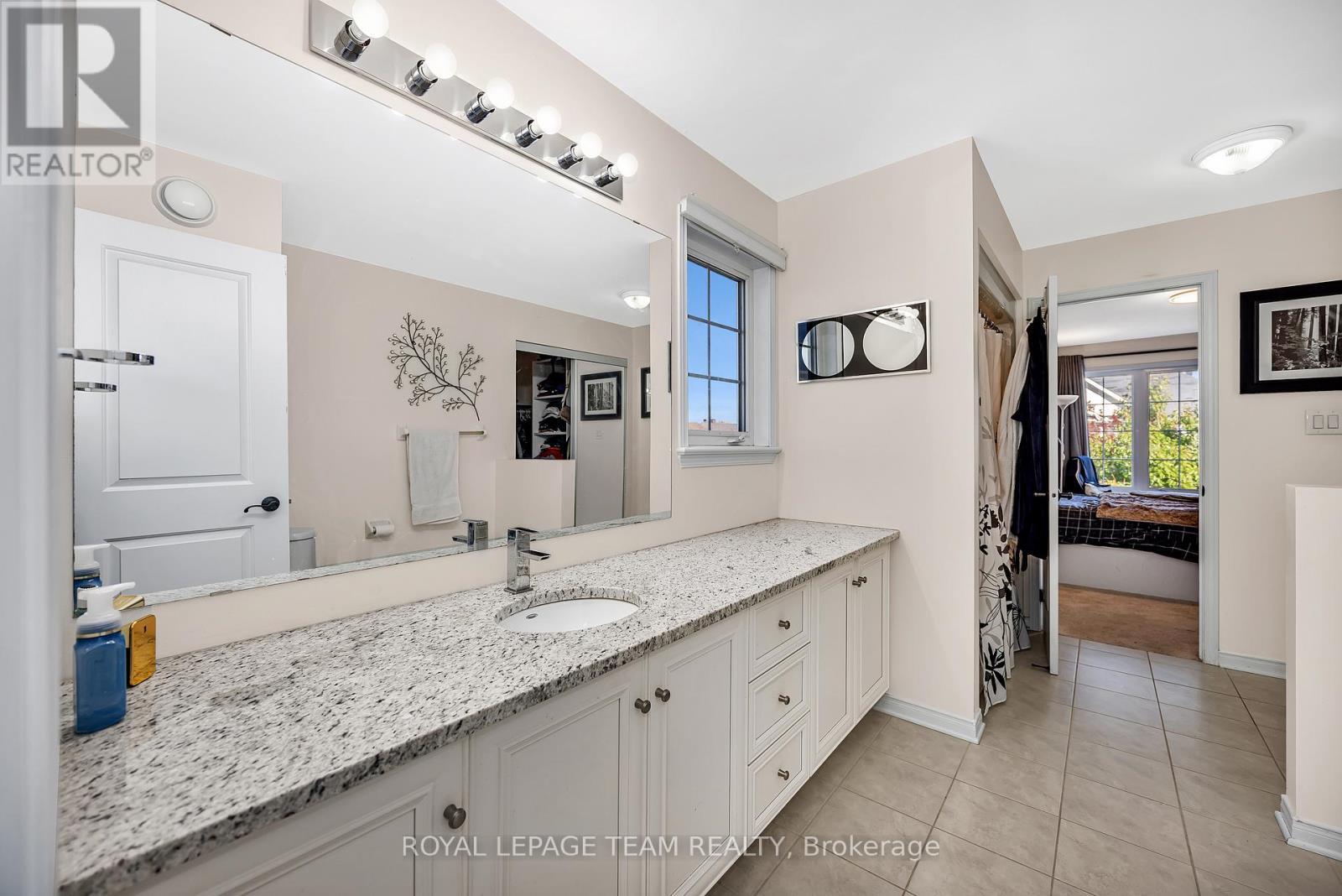 200 Kinloch Court, Ottawa, ON - Indoor Photo Showing Bathroom
