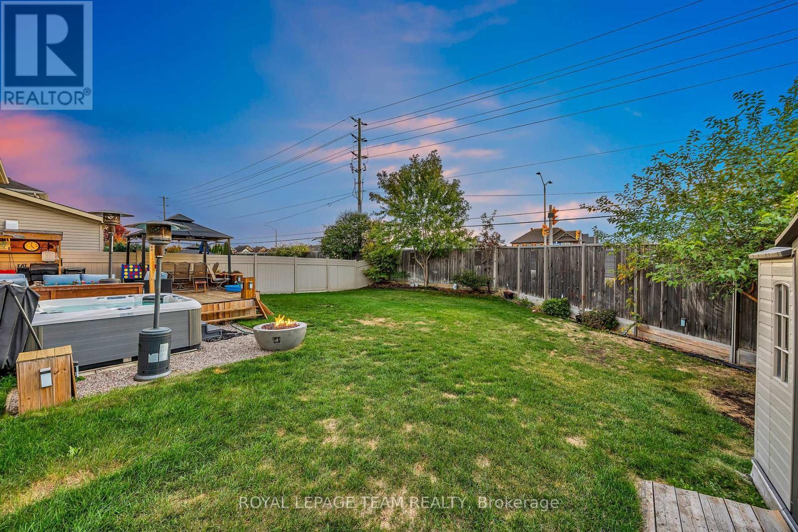 200 Kinloch Court, Ottawa, ON - Outdoor With Backyard