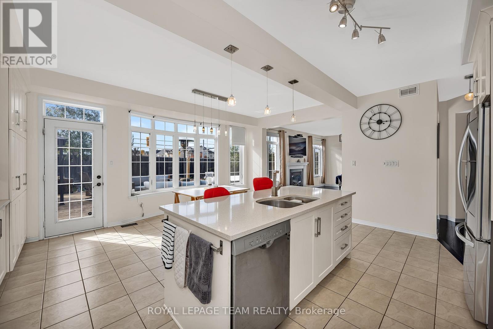 200 Kinloch Court, Ottawa, ON - Indoor Photo Showing Kitchen With Double Sink