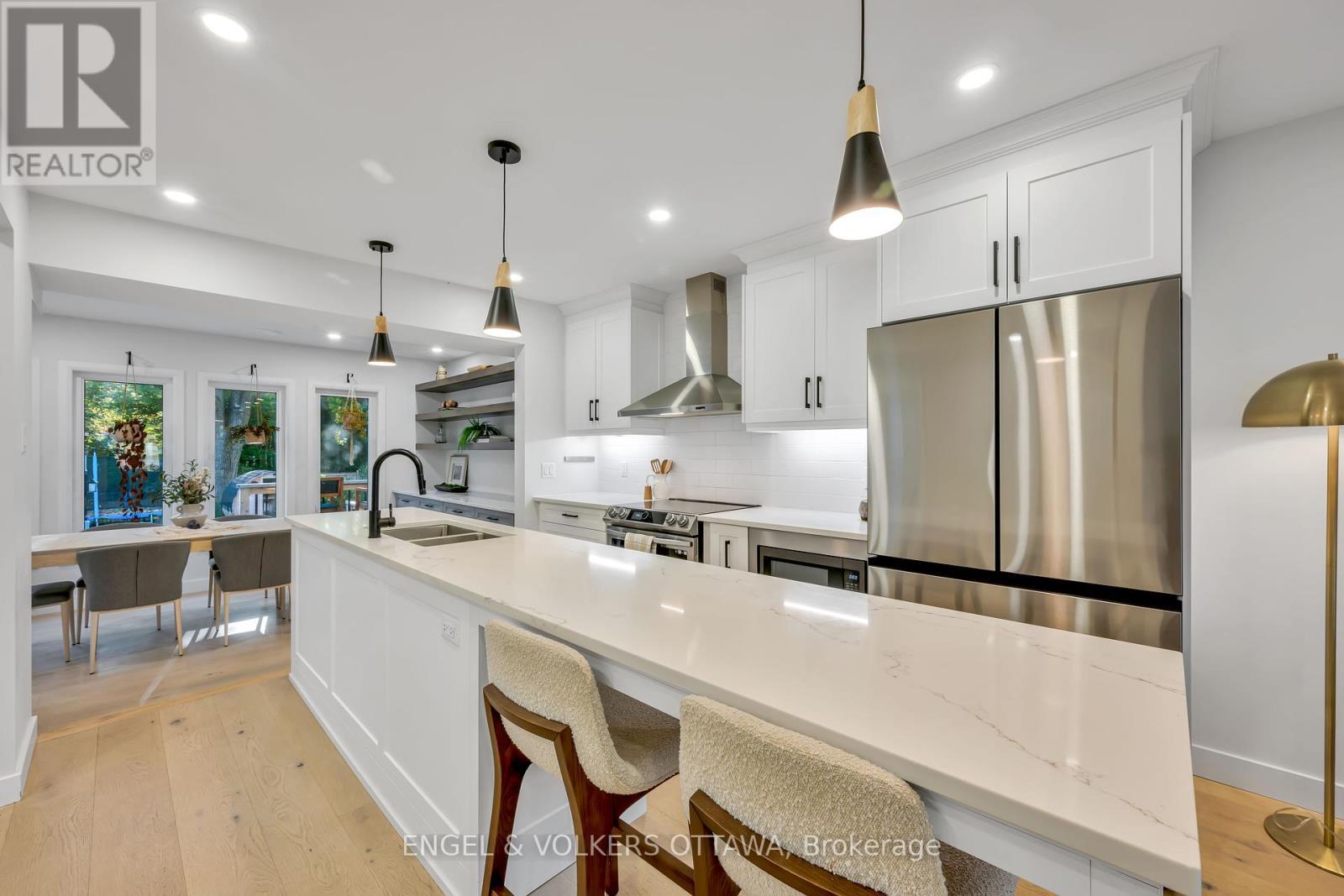 22 Harvard Avenue, Ottawa, ON - Indoor Photo Showing Kitchen With Stainless Steel Kitchen With Double Sink With Upgraded Kitchen