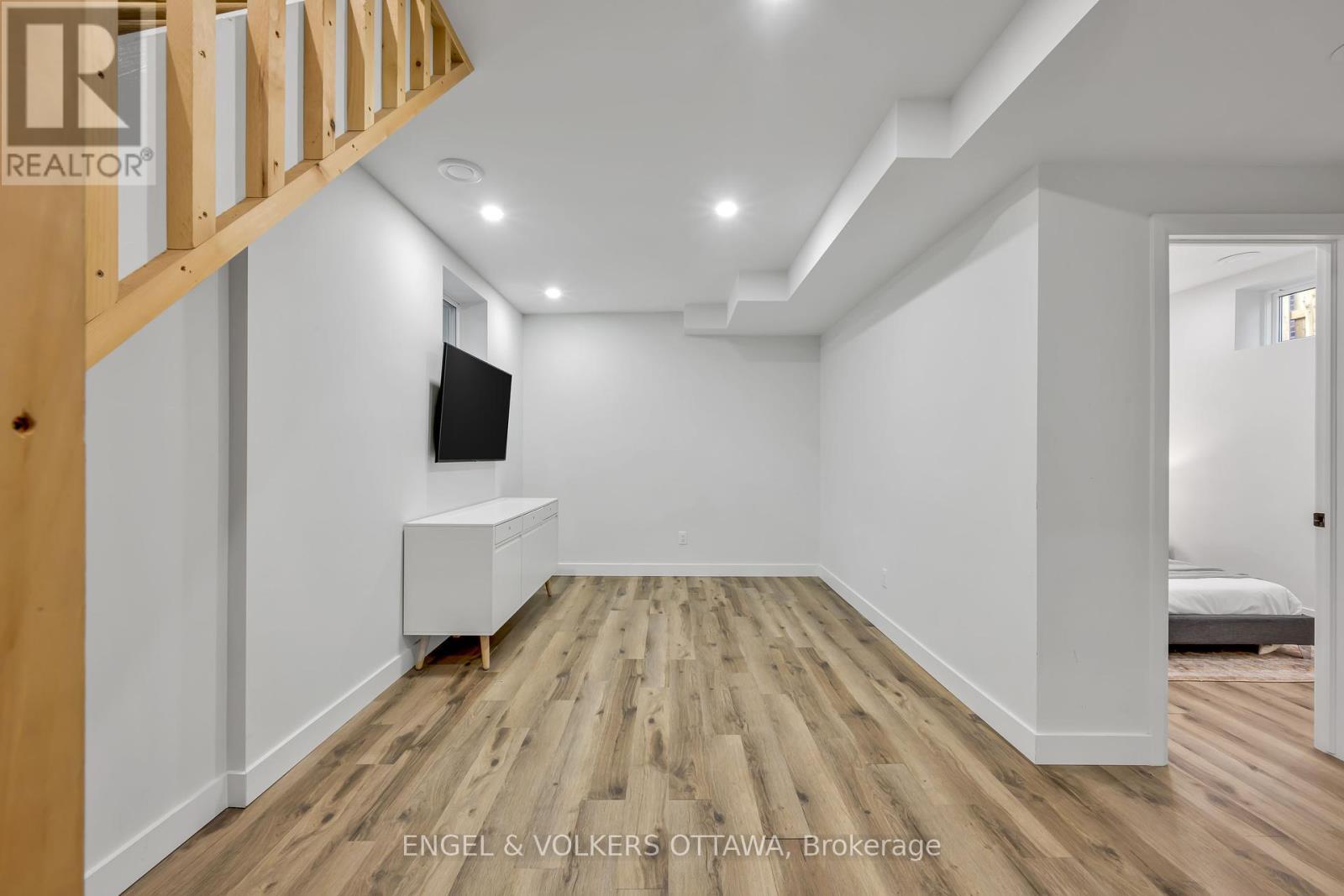 22 Harvard Avenue, Ottawa, ON - Indoor Photo Showing Other Room