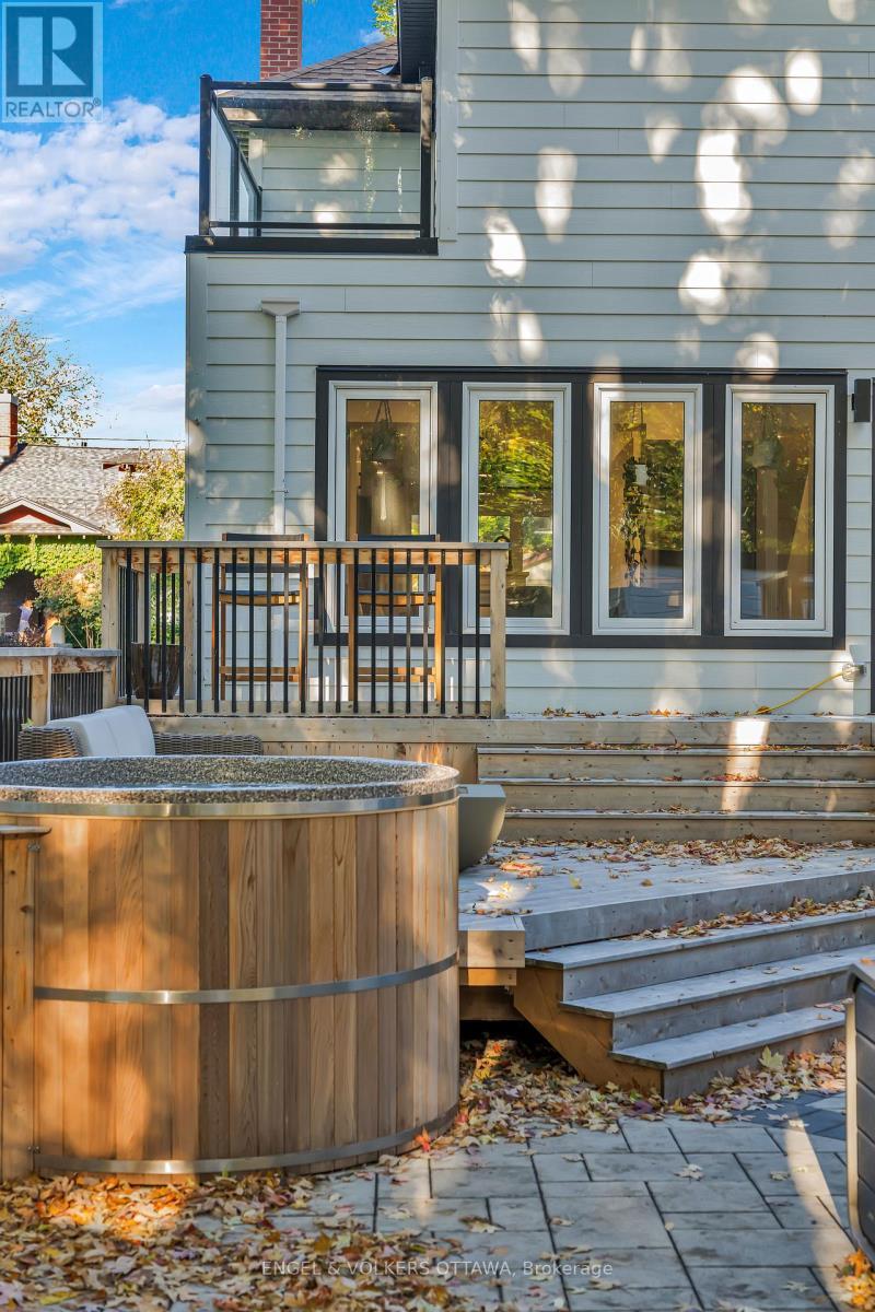 Hot tub/deck - 22 Harvard Avenue, Ottawa, ON - Outdoor With Deck Patio Veranda