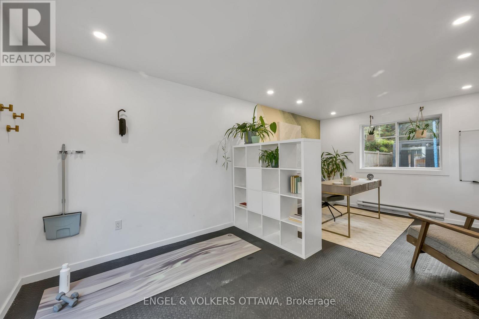 Gym - 22 Harvard Avenue, Ottawa, ON - Indoor