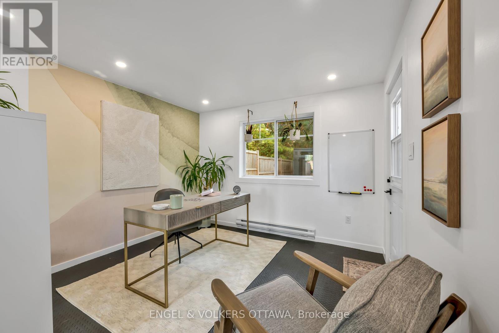 22 Harvard Avenue, Ottawa, ON - Indoor Photo Showing Other Room