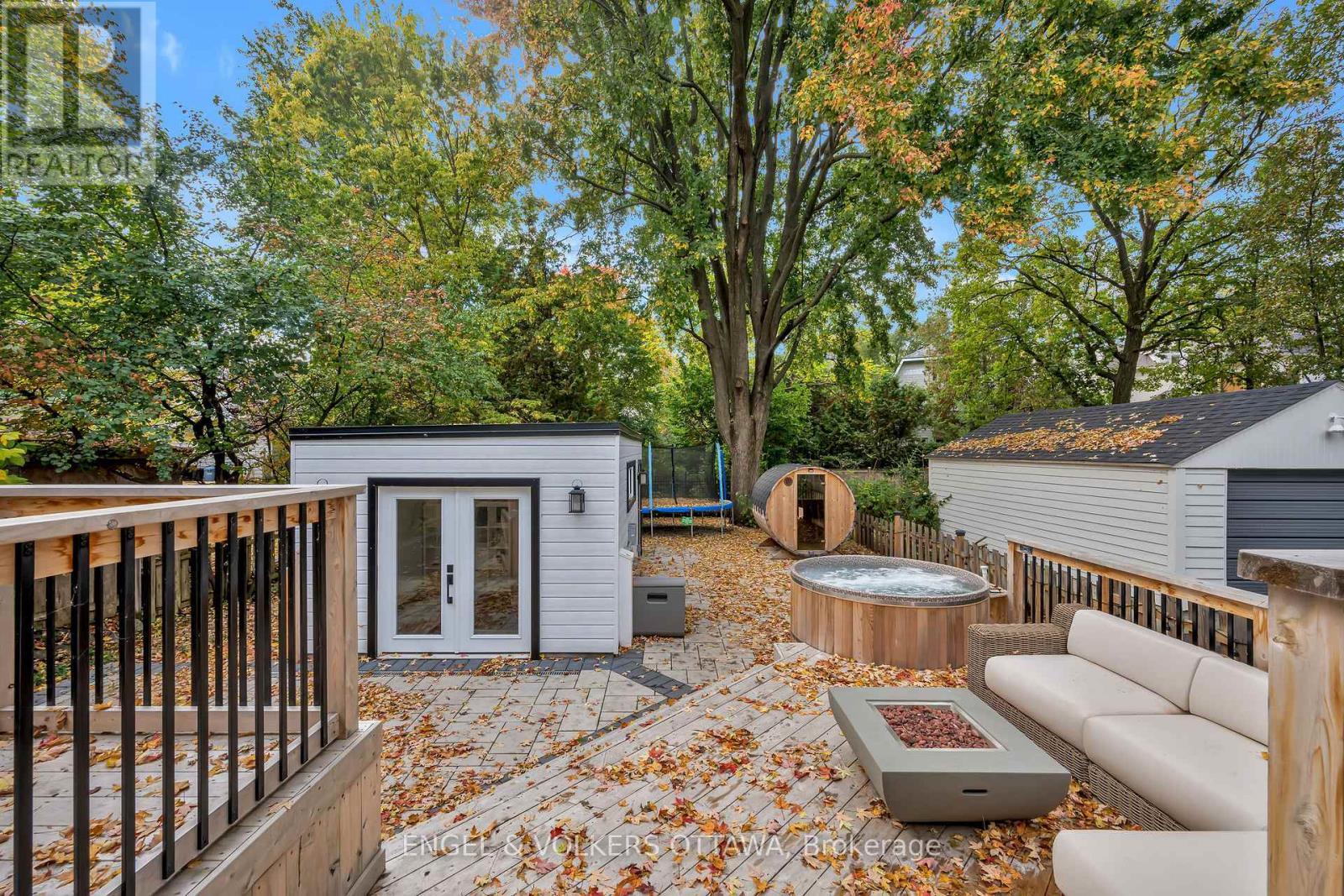 22 Harvard Avenue, Ottawa, ON - Outdoor With Deck Patio Veranda