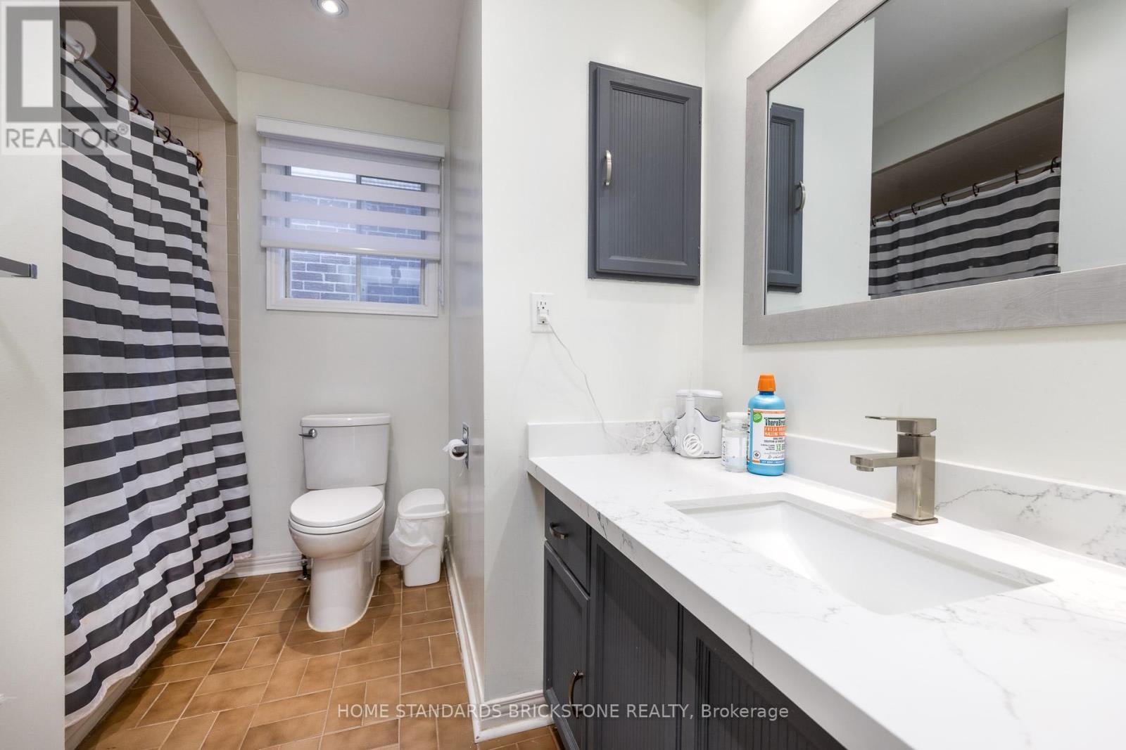 45 Spring Gate Boulevard, Vaughan, ON - Indoor Photo Showing Bathroom