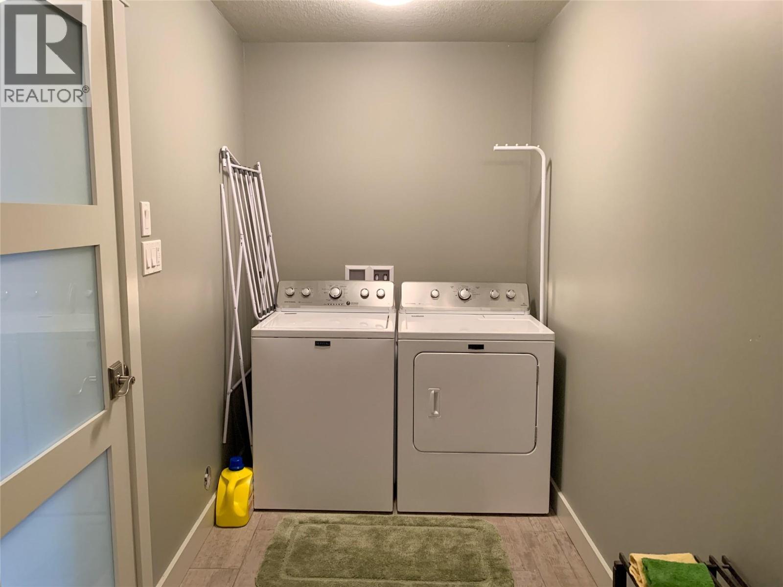 4803 46 Avenue, Pouce Coupe, BC - Indoor Photo Showing Laundry Room