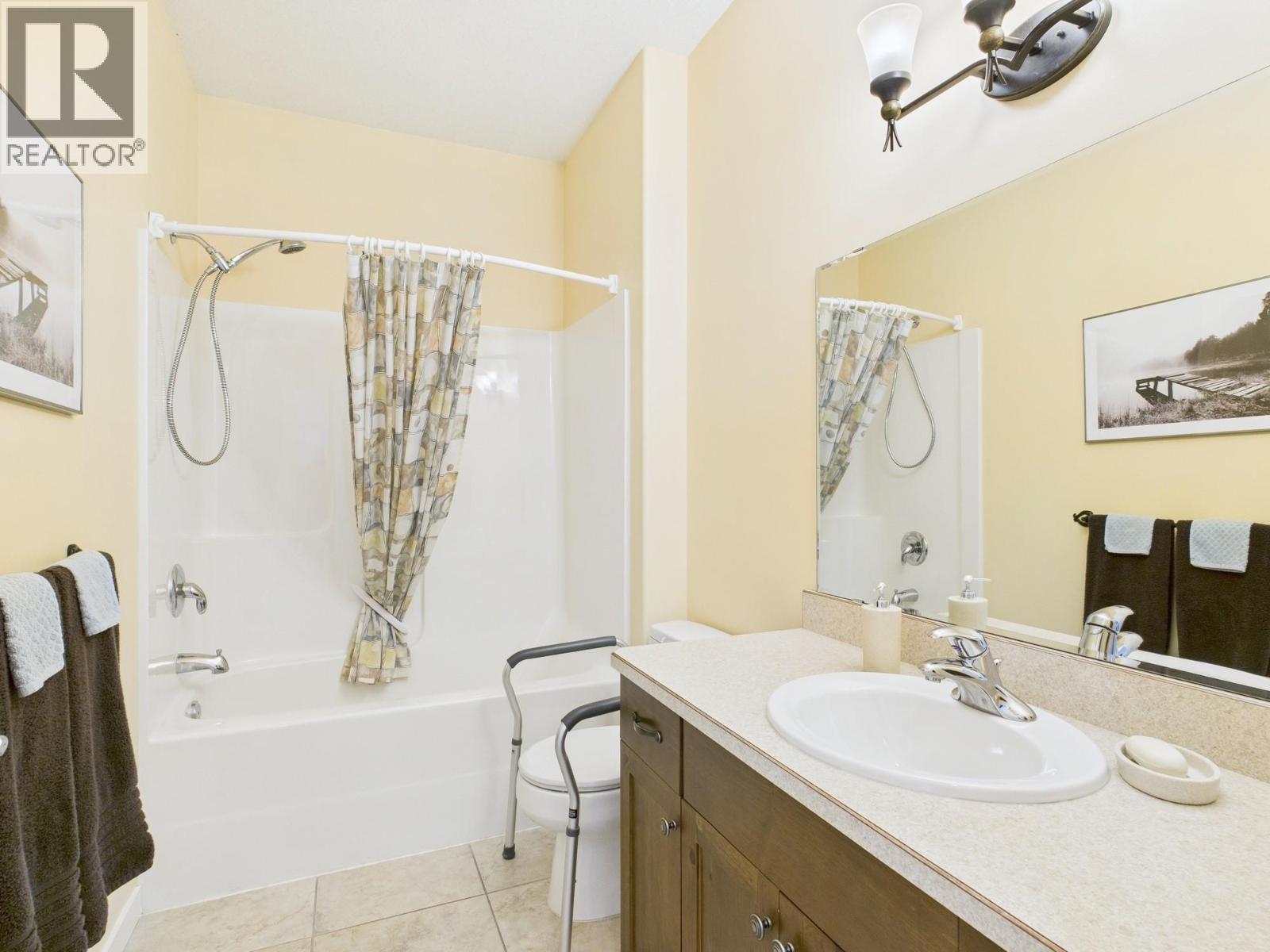 12 Wildflower Court, Osoyoos, BC - Indoor Photo Showing Bathroom