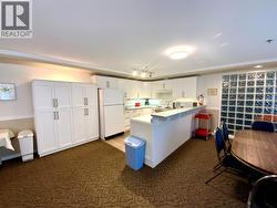nice kitchen facilities in the recreation room -