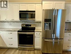 SS Samsung fridge with water & ice dispenser -