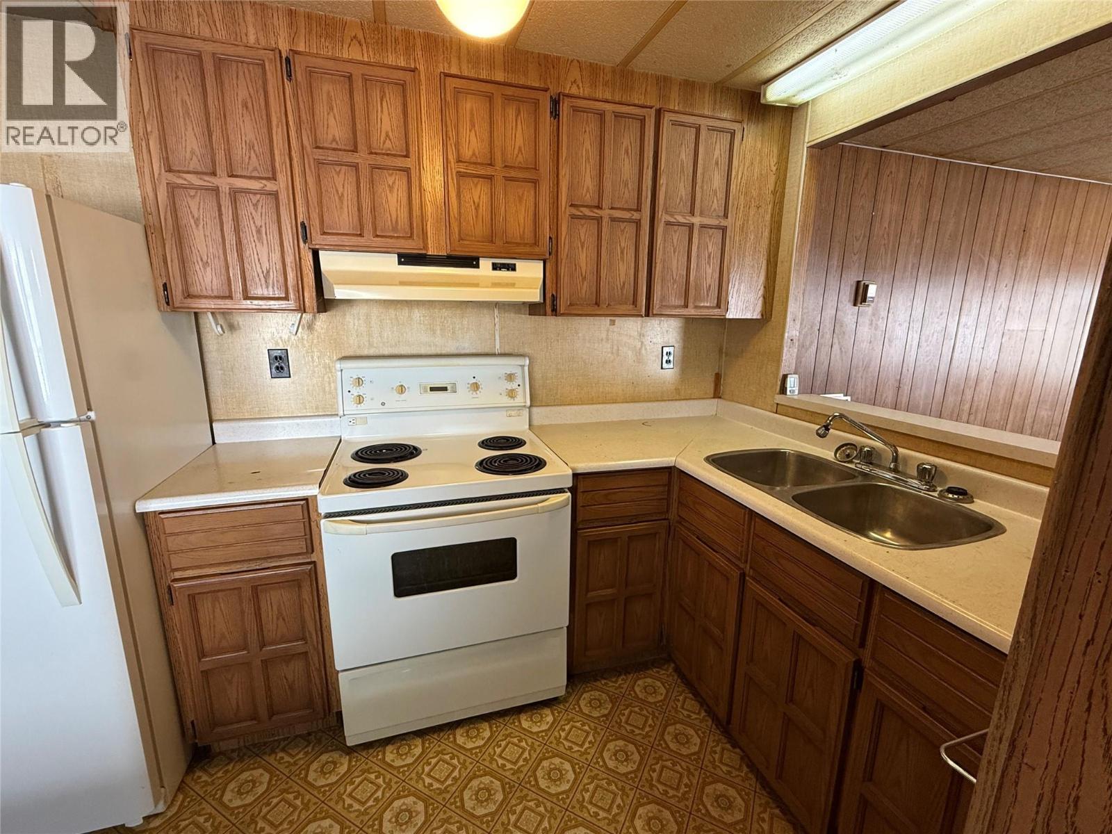 851 Read Road Unit# 12, Golden, BC