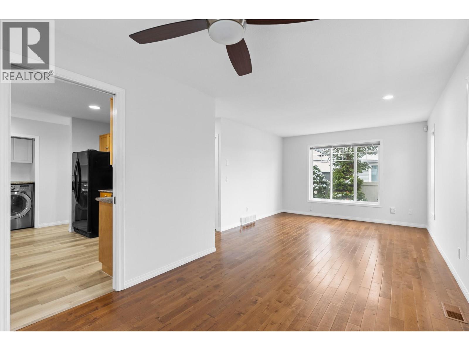 665 Cook Road Unit# 383, Kelowna, BC - Indoor Photo Showing Other Room