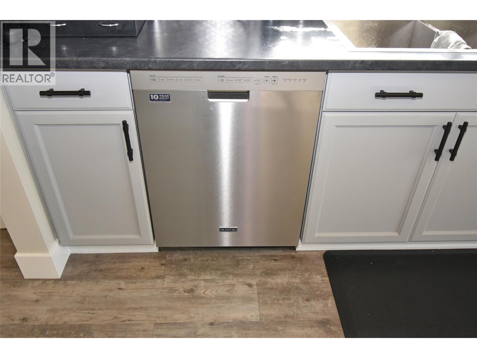 6427 Spencer Road, Kelowna, BC - Indoor Photo Showing Basement