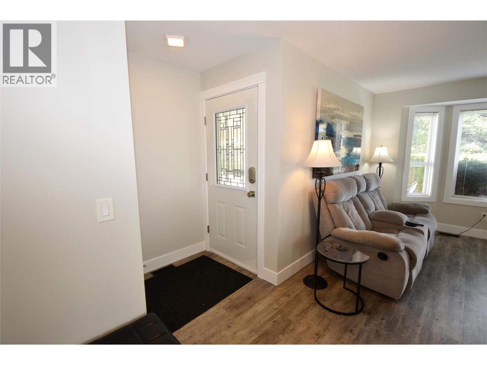 Foyer - 6427 Spencer Road, Kelowna, BC - Indoor