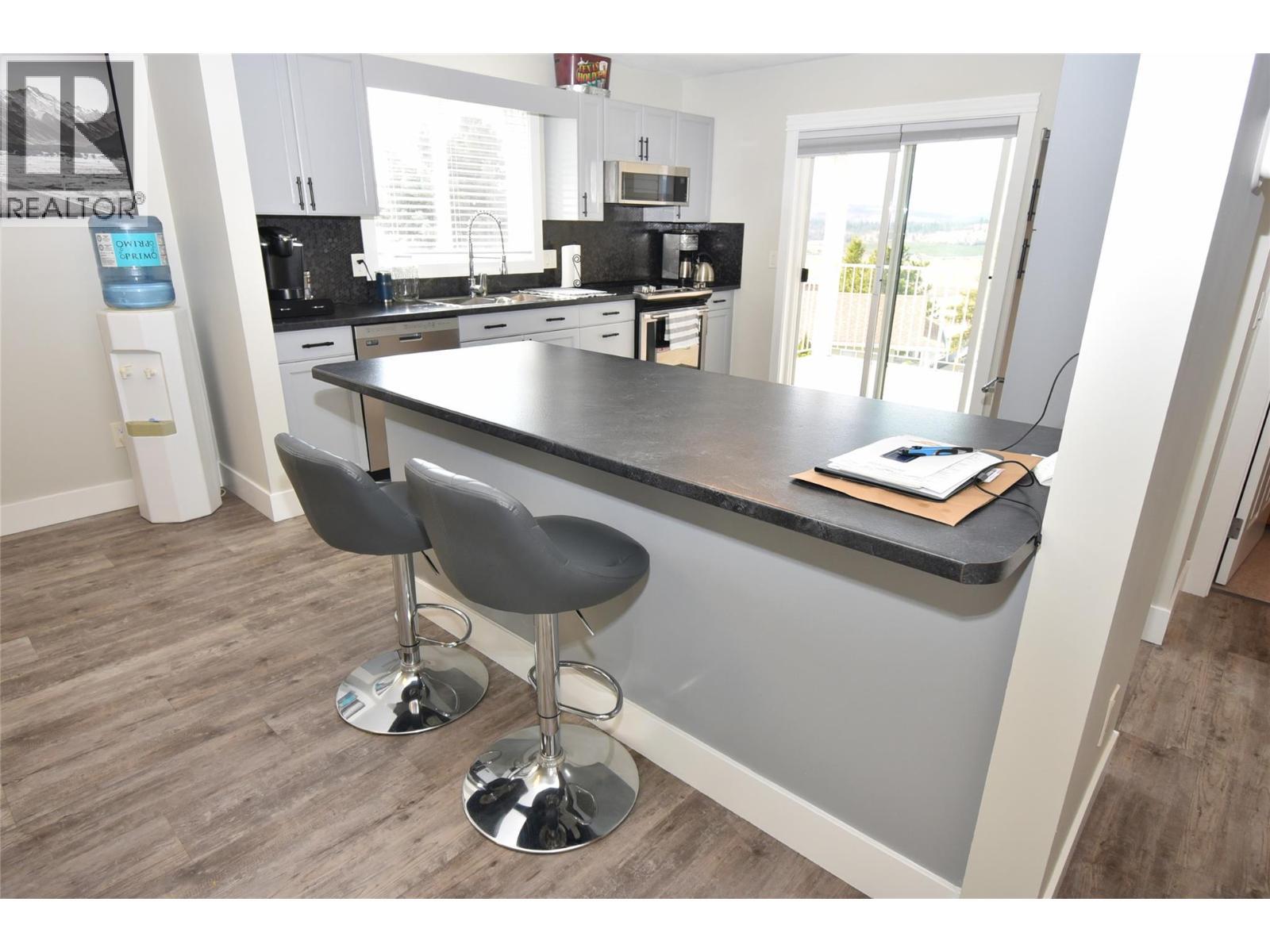 6427 Spencer Road, Kelowna, BC - Indoor