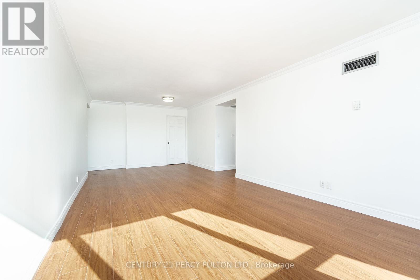 1007 - 8 Lee Centre Drive, Toronto, ON - Indoor Photo Showing Other Room