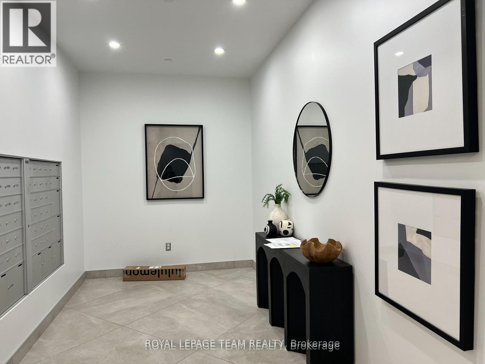 310 - 360 Deschatelets Avenue, Ottawa, ON - Indoor Photo Showing Other Room